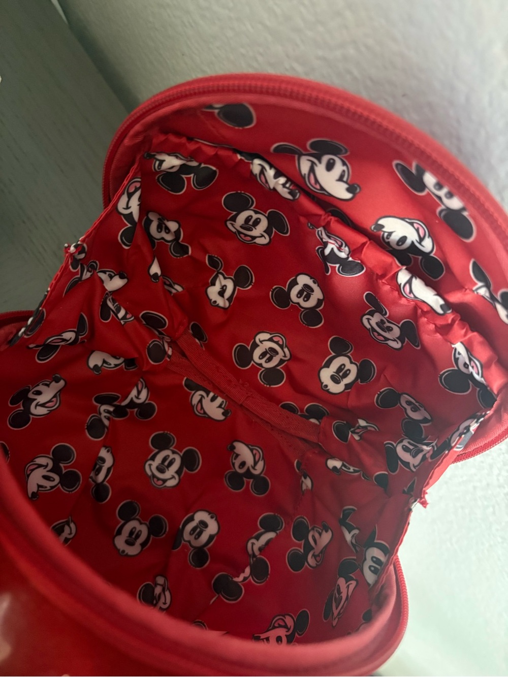 Disney Parks Loungefly Mickey
Mouse 3D Head Red Glitter
Crossbody Bag NWT - Picture 8 of 8